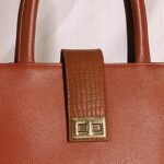 Brown Croc Tote – Elegant Leather Handbag - Image 3
